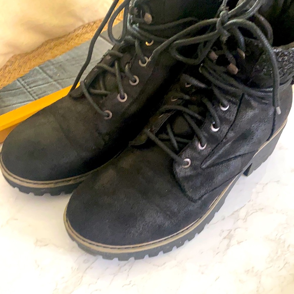 Black boots 🥾